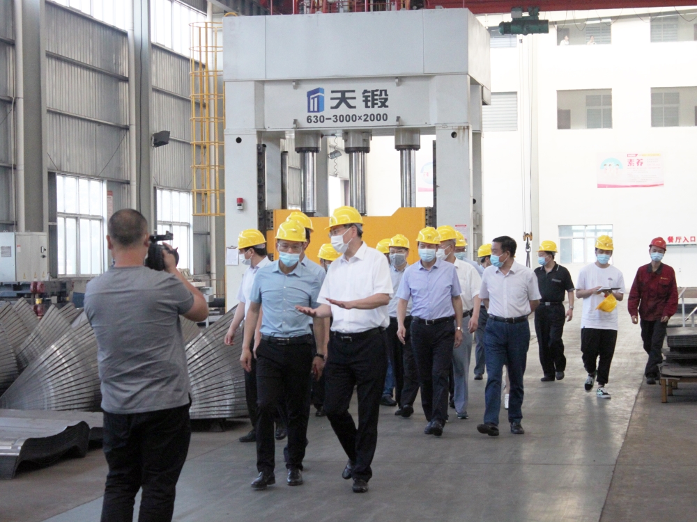 市委書(shū)記陳瑞峰同志來(lái)我司實(shí)地調(diào)研