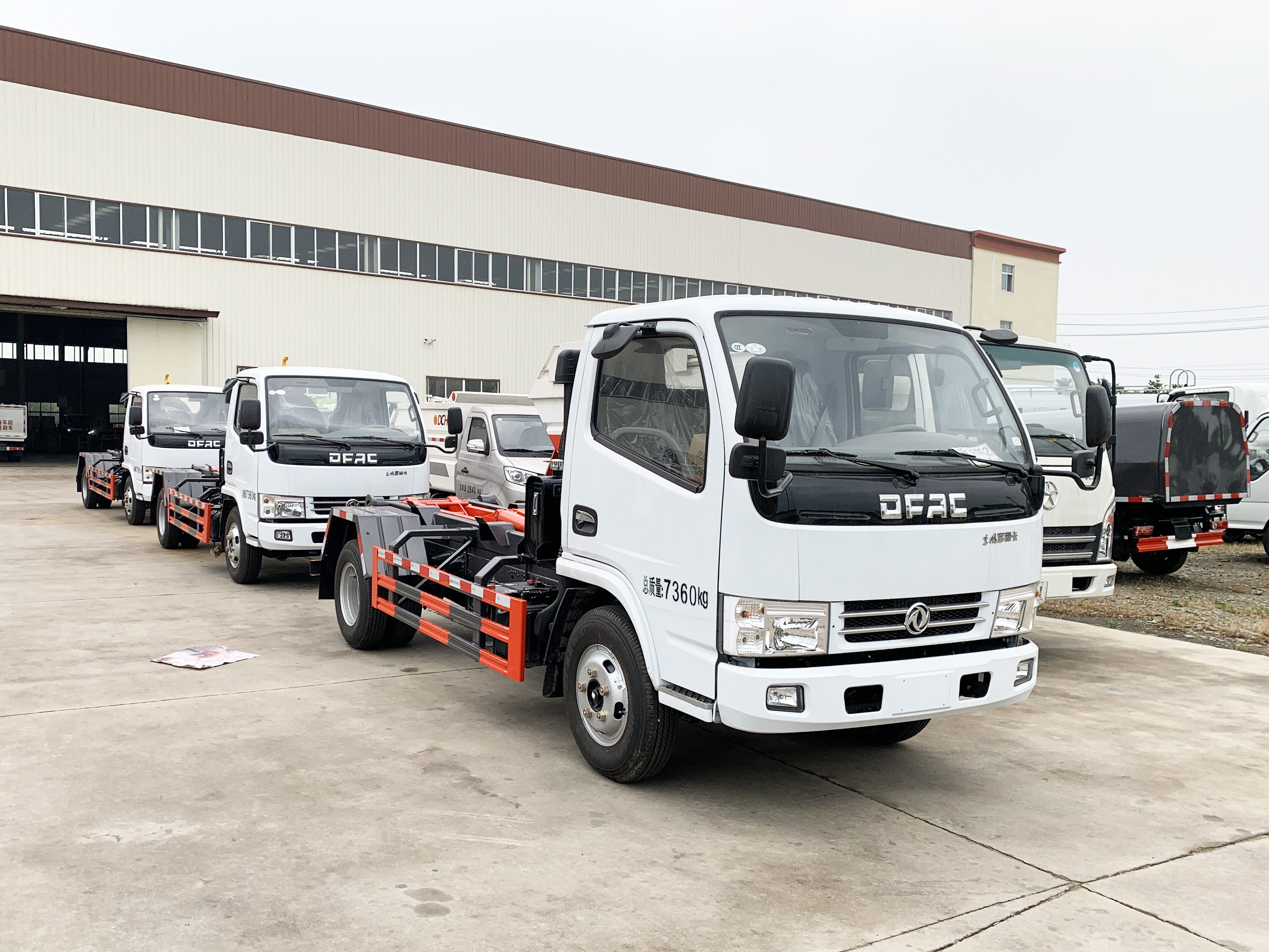 車(chē)廂可卸式垃圾車(chē)批量交付